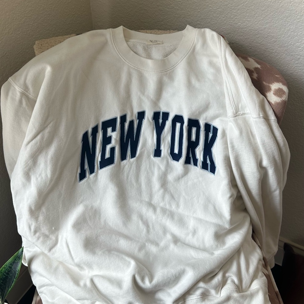 Brandy Melville Oversized New York Sweatshirt